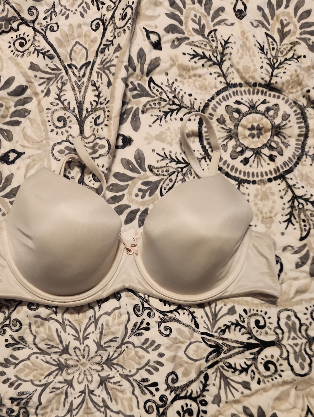 Victoria's Secret Body By Victoria Lined Demi Bra